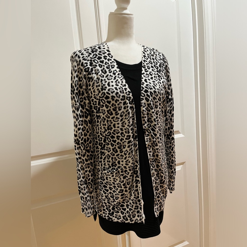 COLLEEN LOPEZ - NWOT - “My Favorite Things” Leopard Print Top. Size S